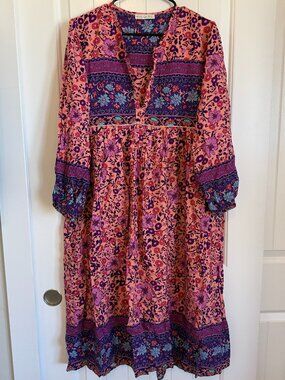 R Vivimos vibrant floral bohemian maxi dress. Size L